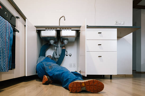 Professional Drain Cleaning technician working in Warbranch, KY